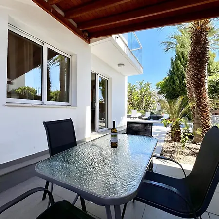 Villa Stay Ely Villa